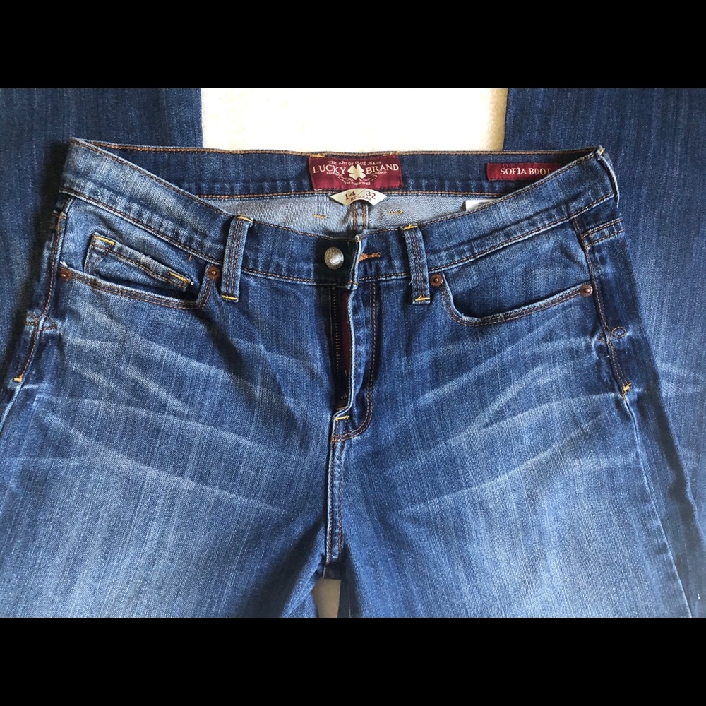 Lucky Jeans - Picture 3 of 5